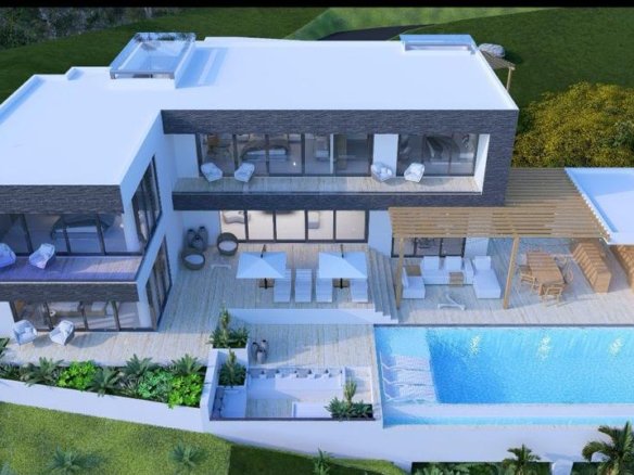 Maison moderne de luxe avec piscine et terrasses
