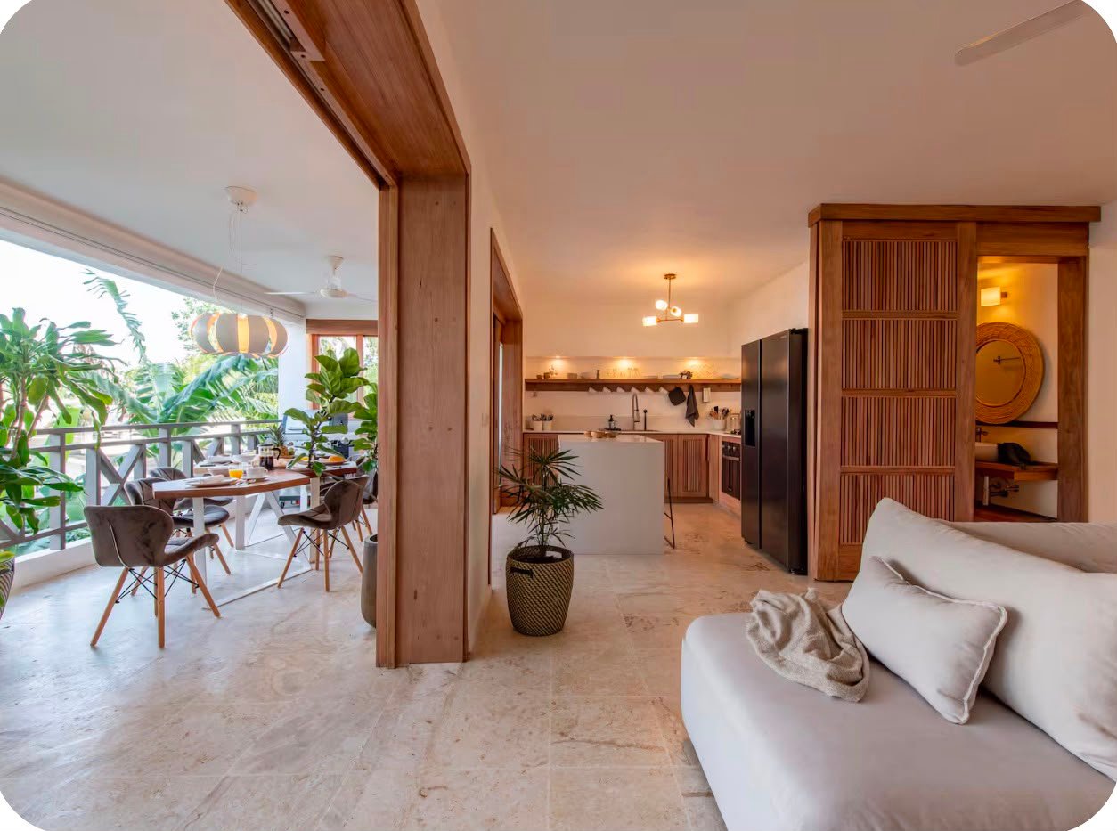 Apartamento A Popi (4) Salón y cocina modernos con terraza luminosa